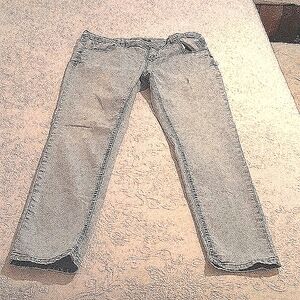 JORDACHE Skinny Jeans Tapered Legs Size: 18